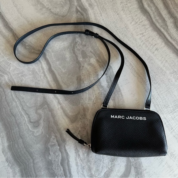 Marc Jacobs Pebble Leather Small Crossbody Bag - Picture 7 of 10